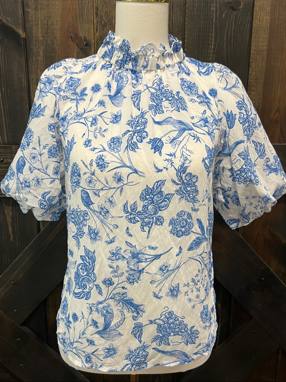 THML White Blue Floral Boho Top S Puff Sleeve Ruffle Mock Button Back Boho Chic